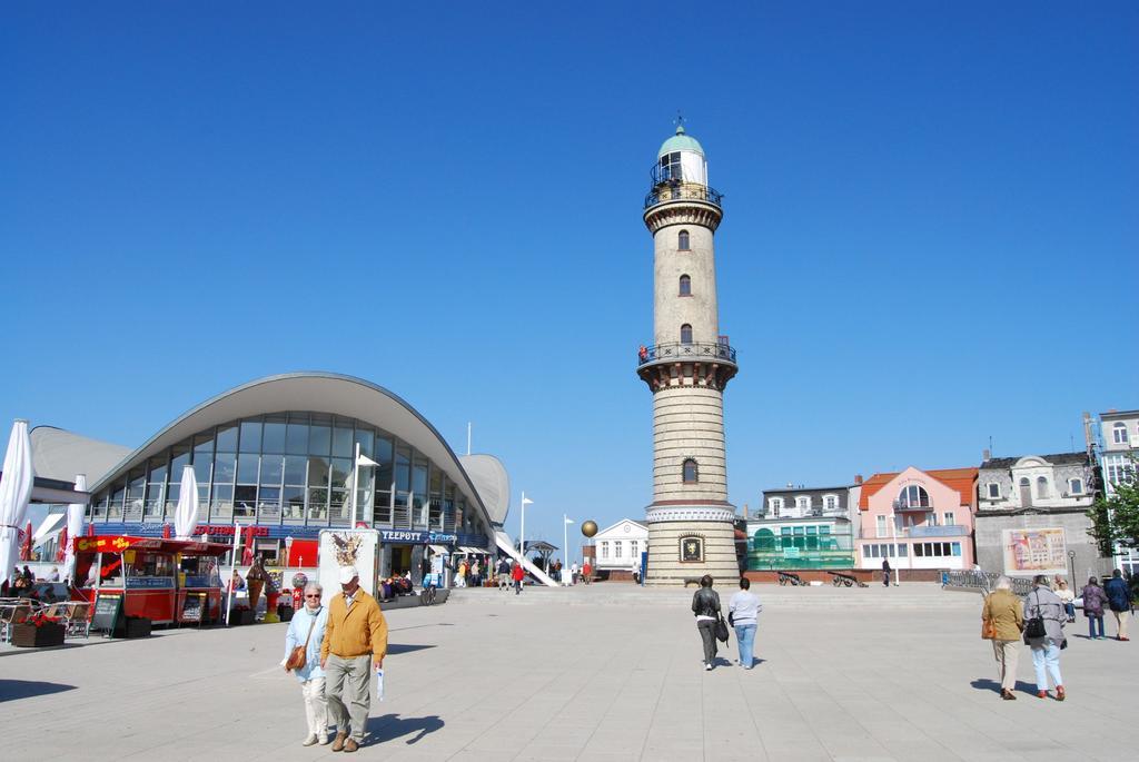 Warnemuende In Der Stadtvilla L *